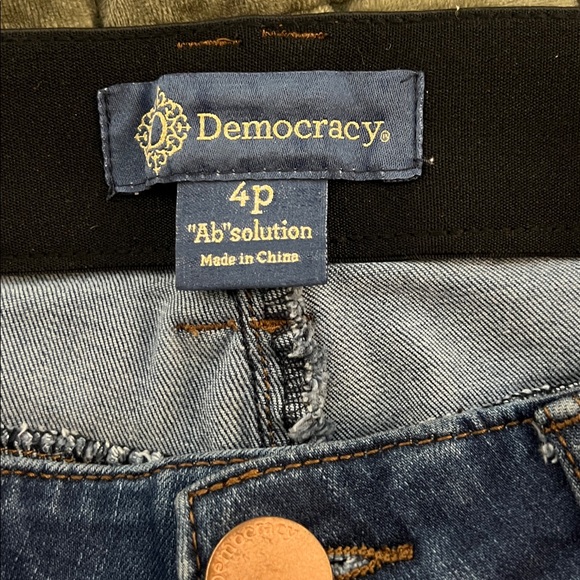 Democracy “Ab” Solution Jeans Size 4P - Picture 5 of 6